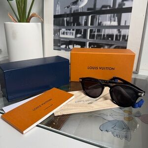LV Signature Round Sunglasses - Like new w/ original box, case, and bag